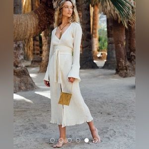 🌸 Savannah Morrow sky dress in cream 🌸